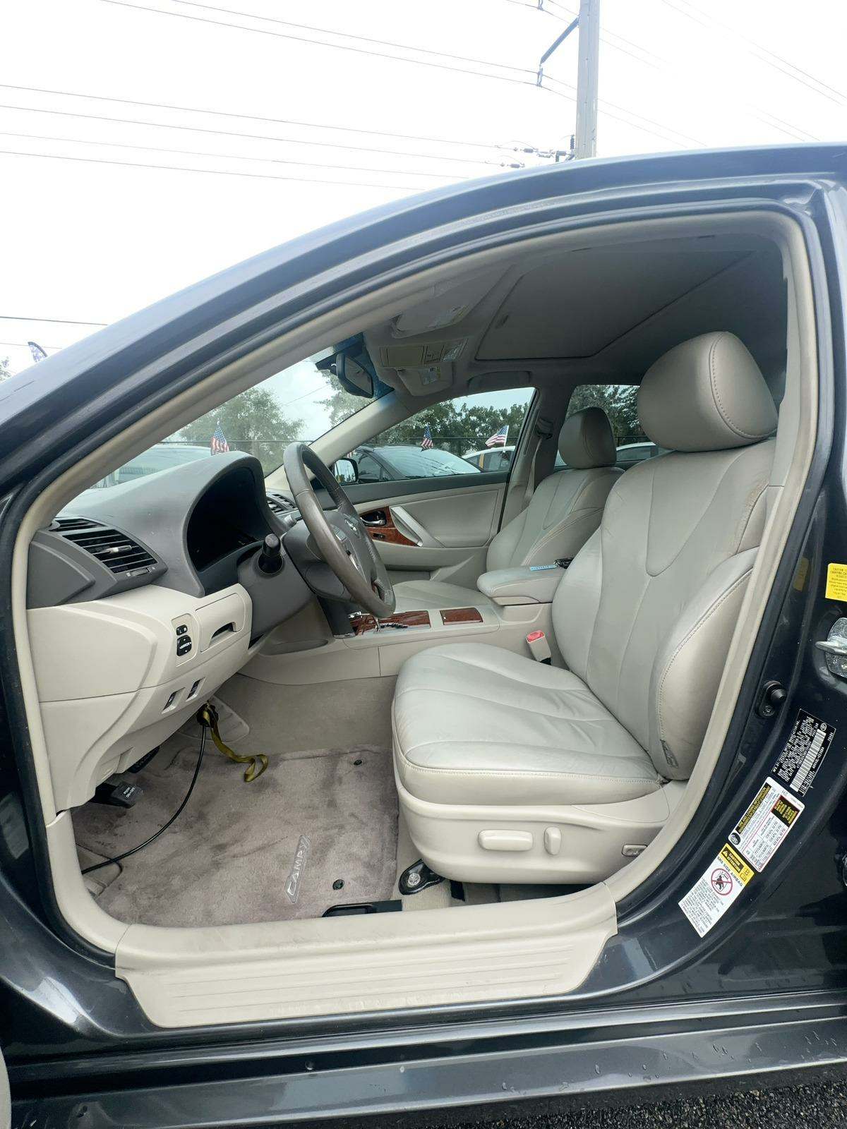2011 Toyota Camry 4D SEDAN FWD