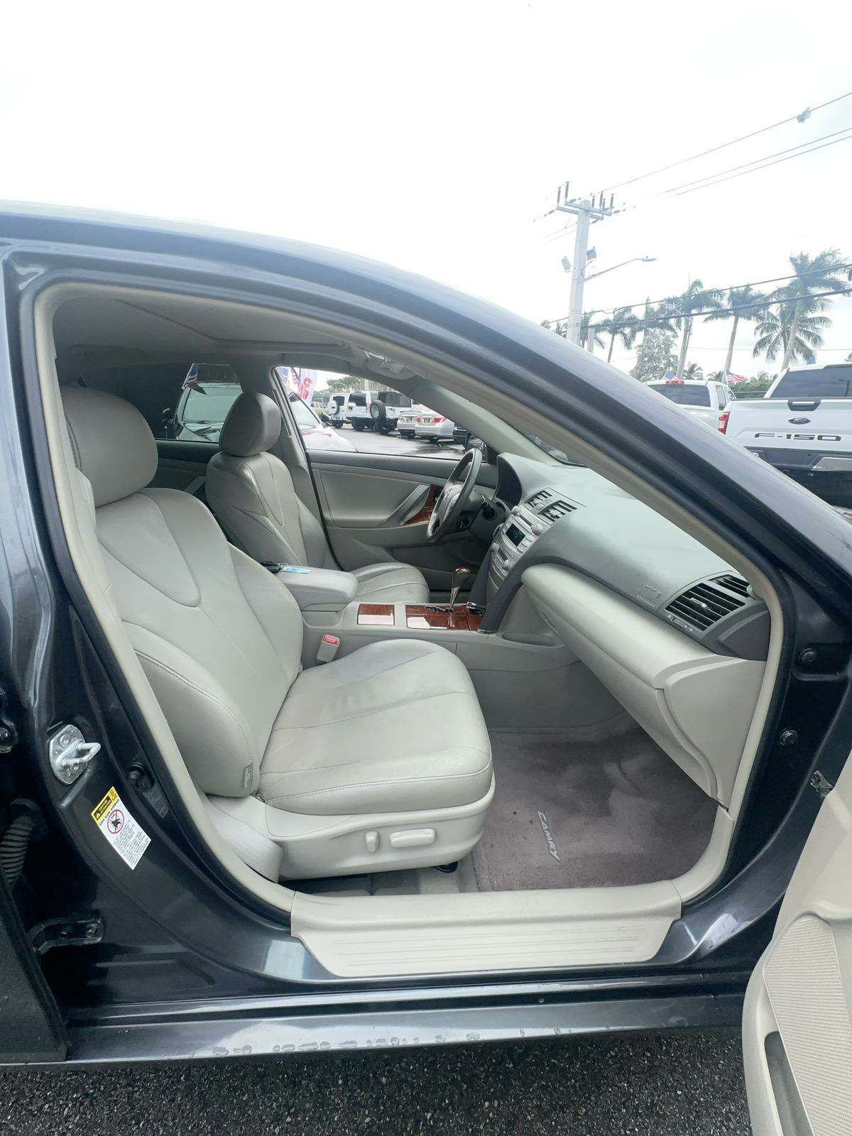 2011 Toyota Camry 4D SEDAN FWD