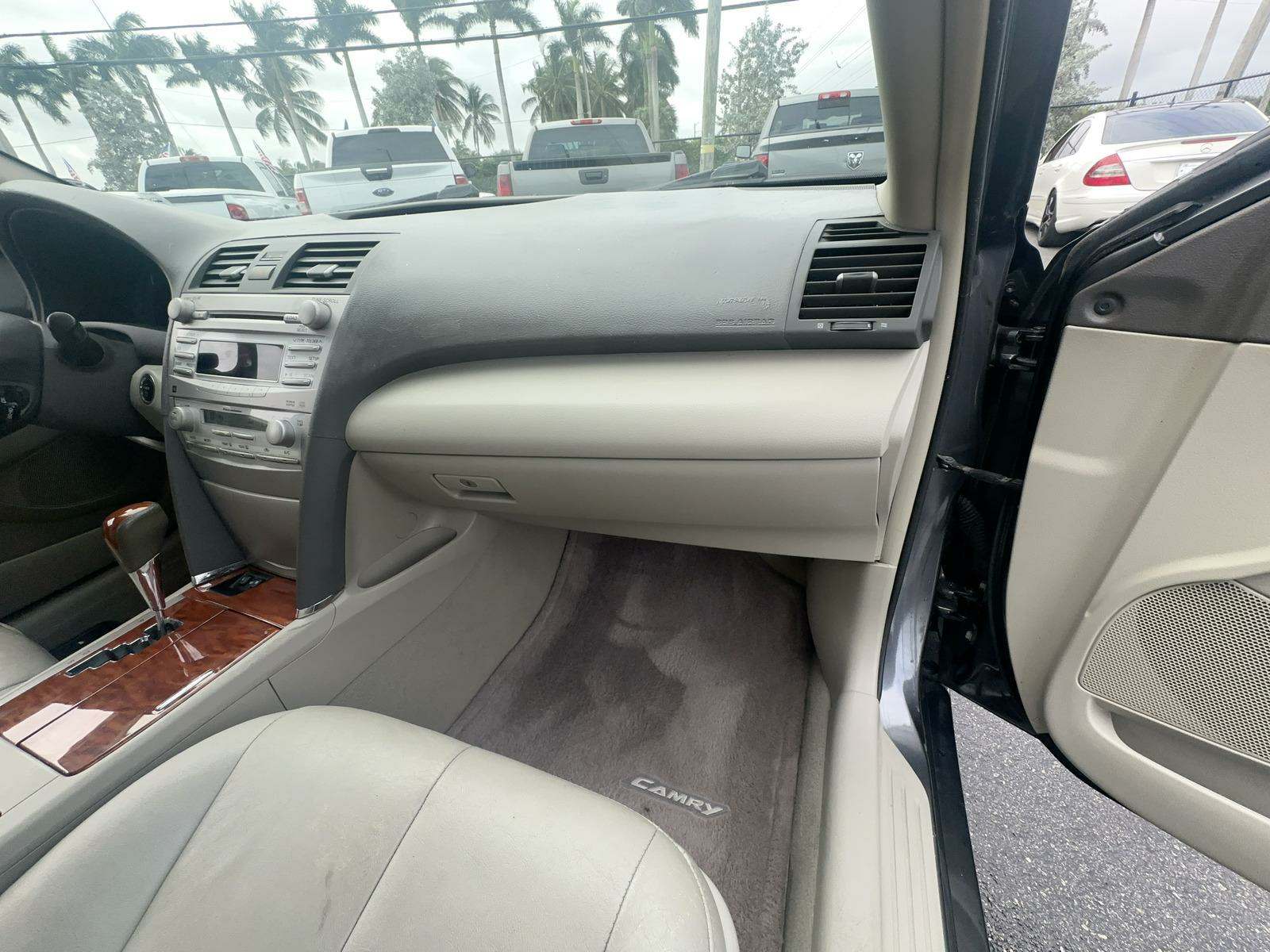 2011 Toyota Camry 4D SEDAN FWD