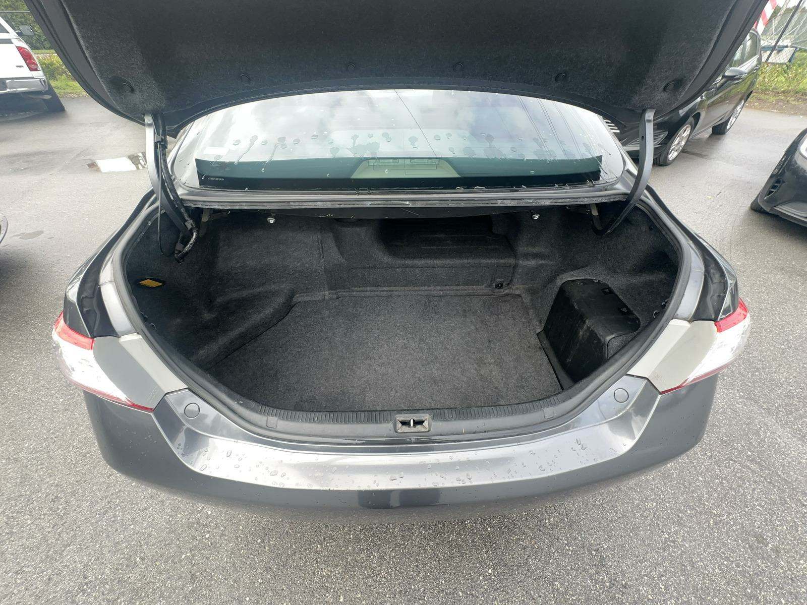 2011 Toyota Camry 4D SEDAN FWD