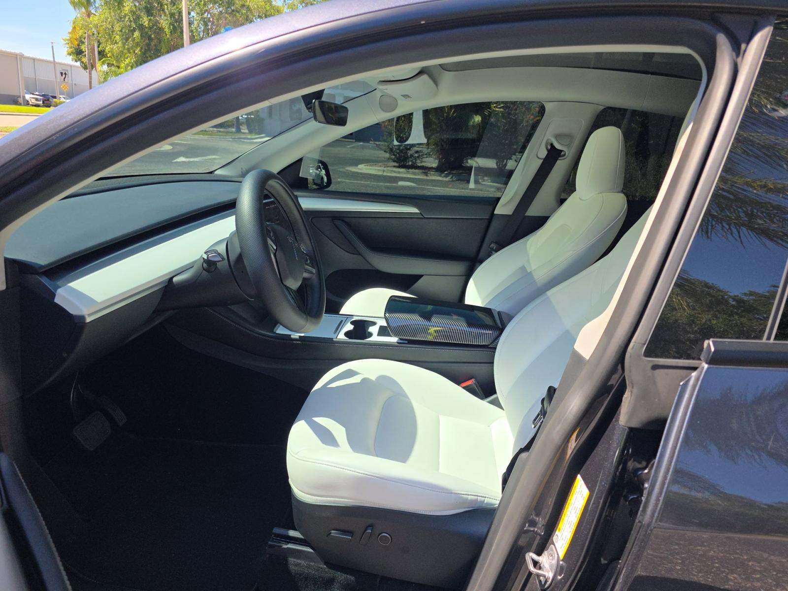 TESLA MODEL Y - 6