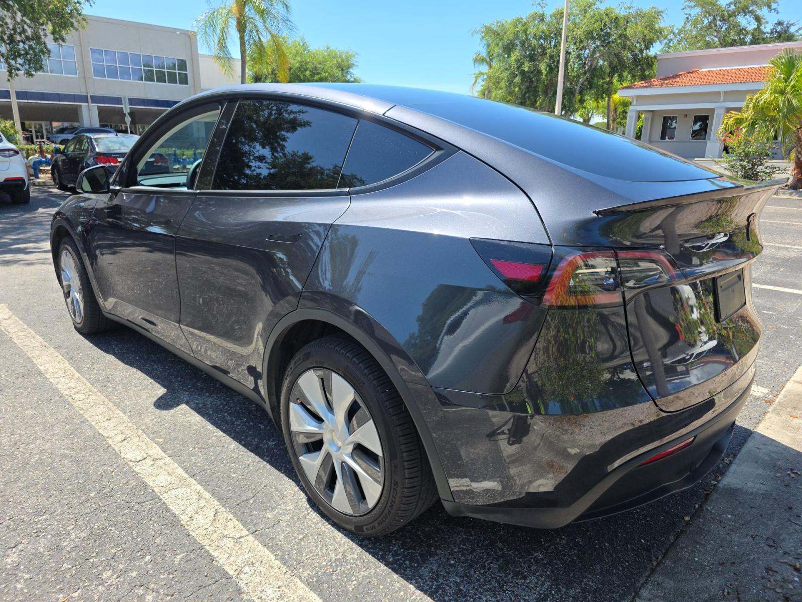 TESLA MODEL Y - 2