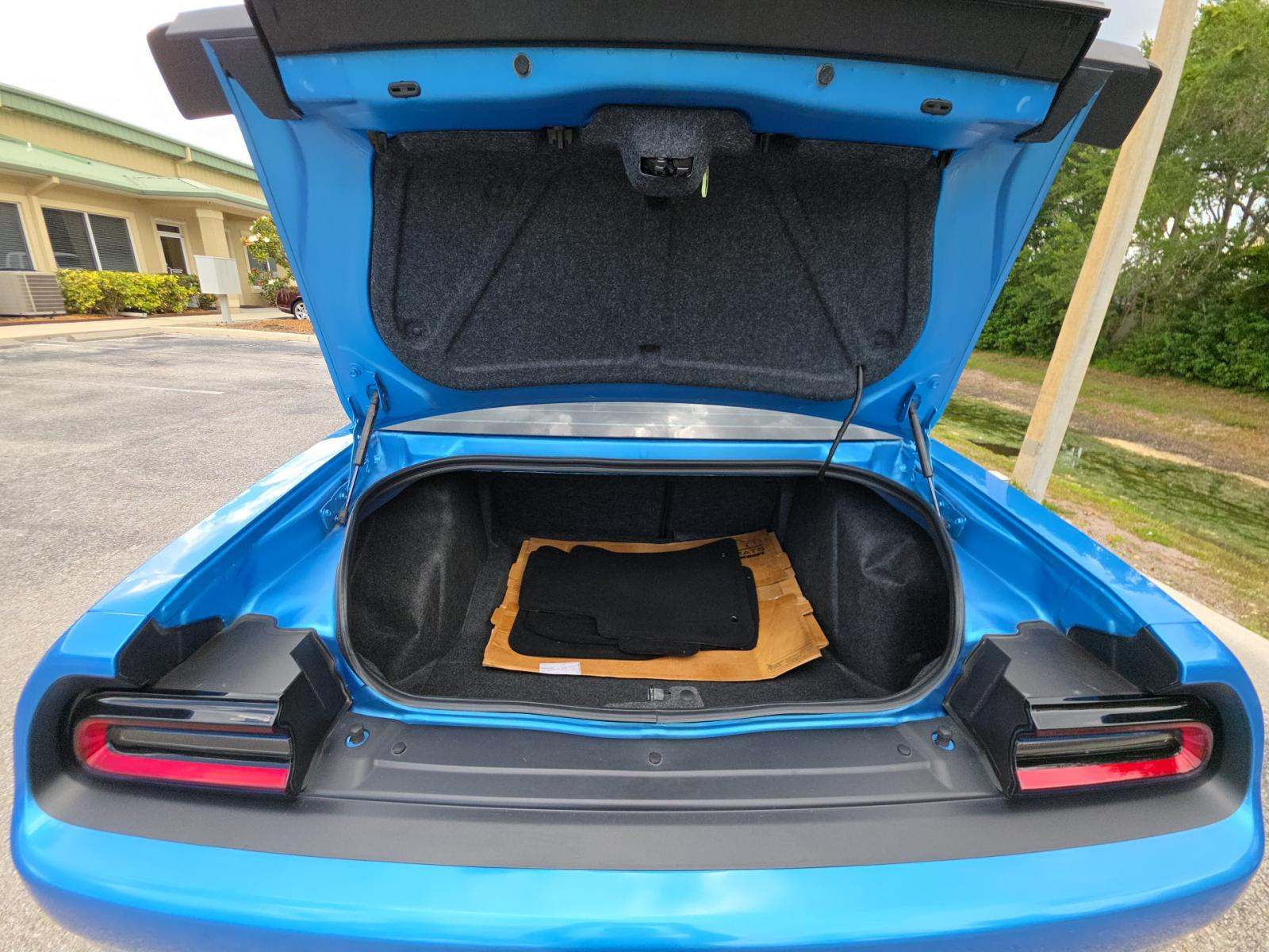 DODGE CHALLENGER - 10