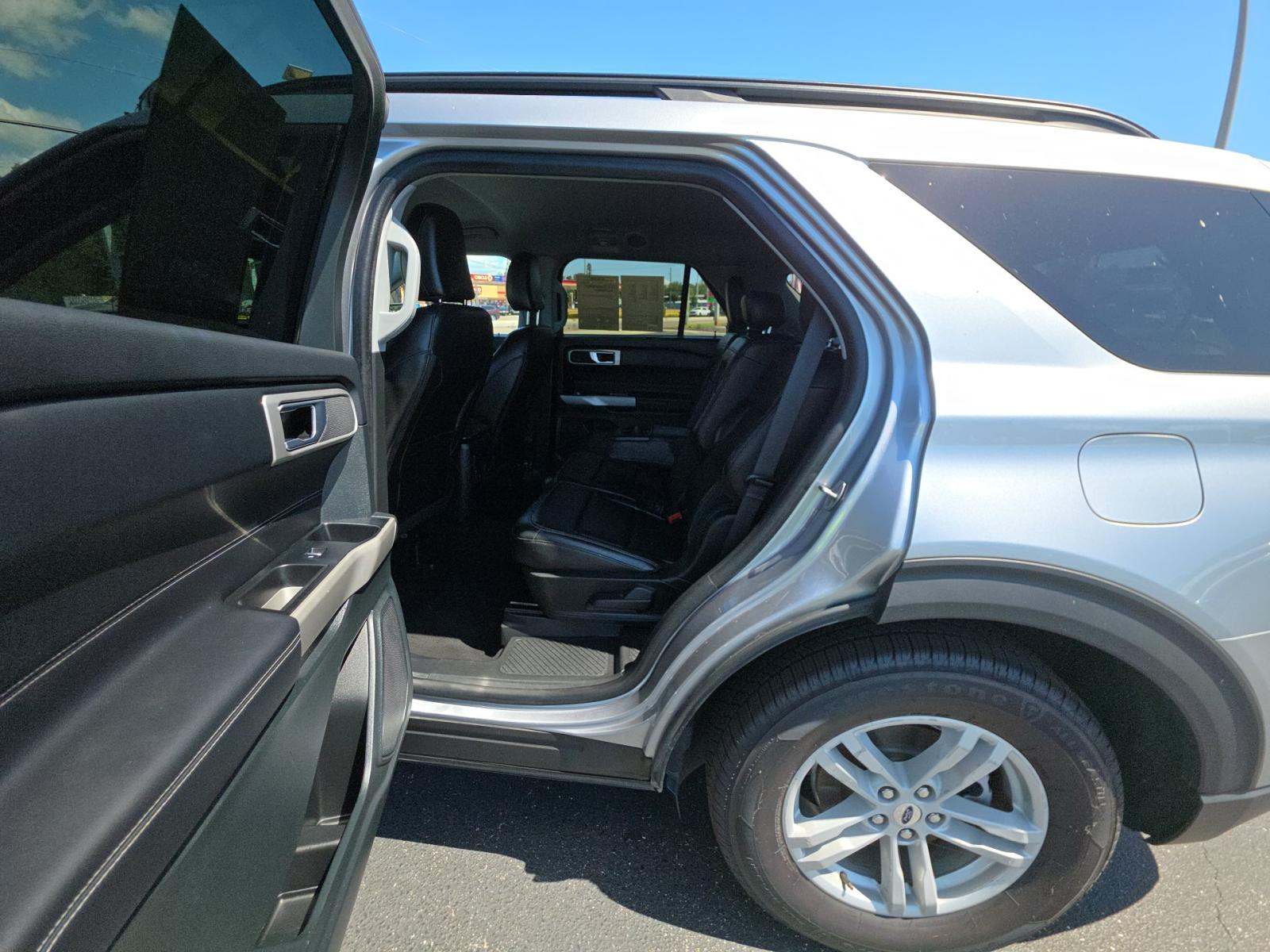FORD EXPLORER - 9