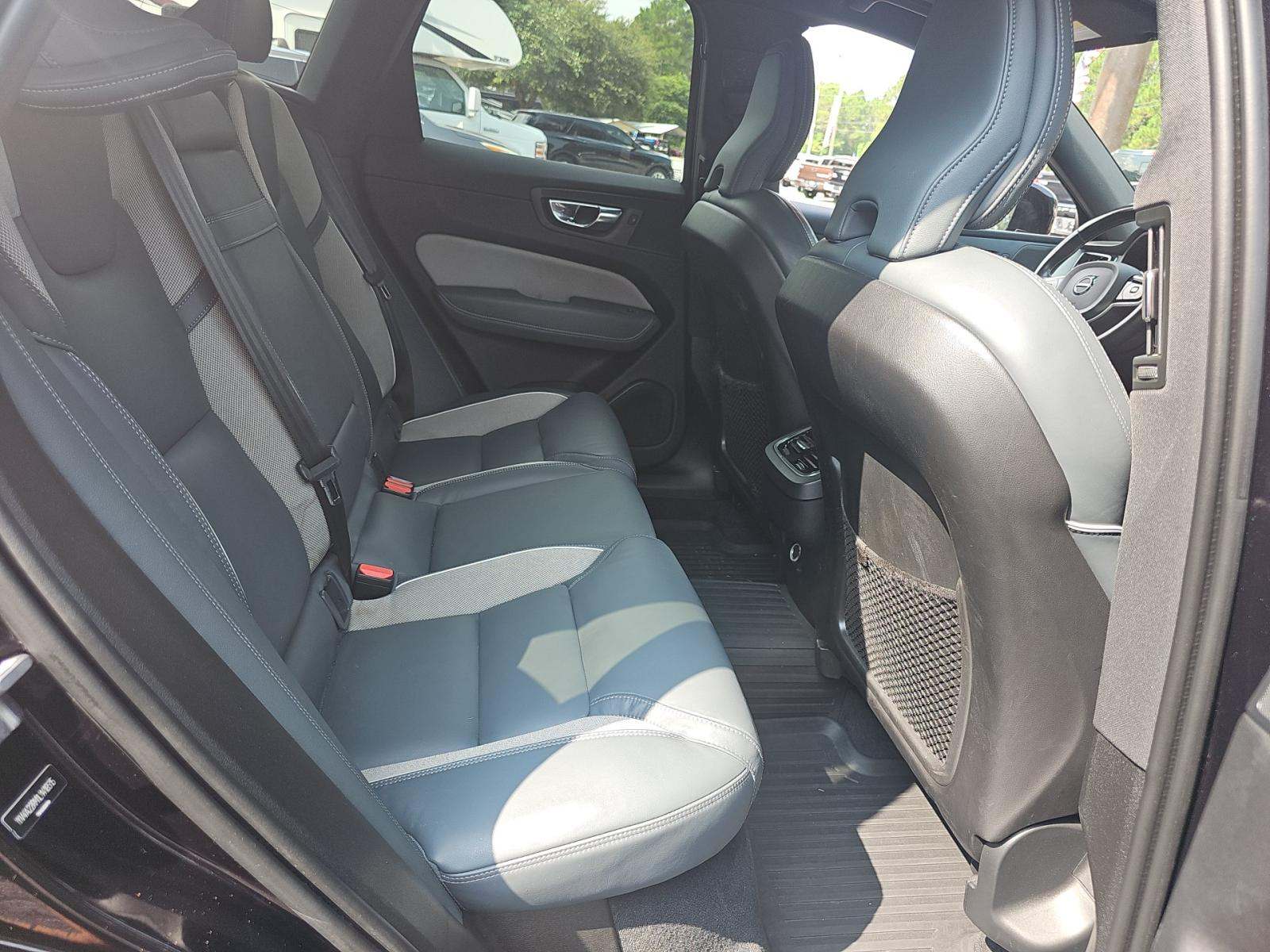 2020 Volvo XC60 T6 R-Design AWD