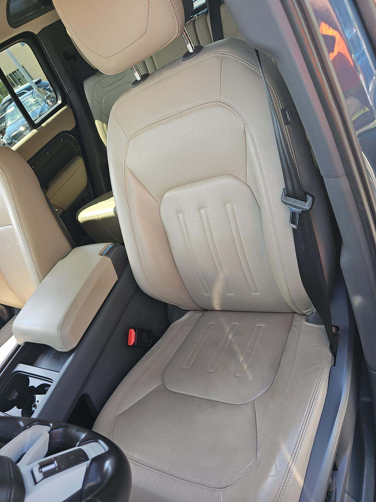 2020 Land Rover Defender 110 SE AWD
