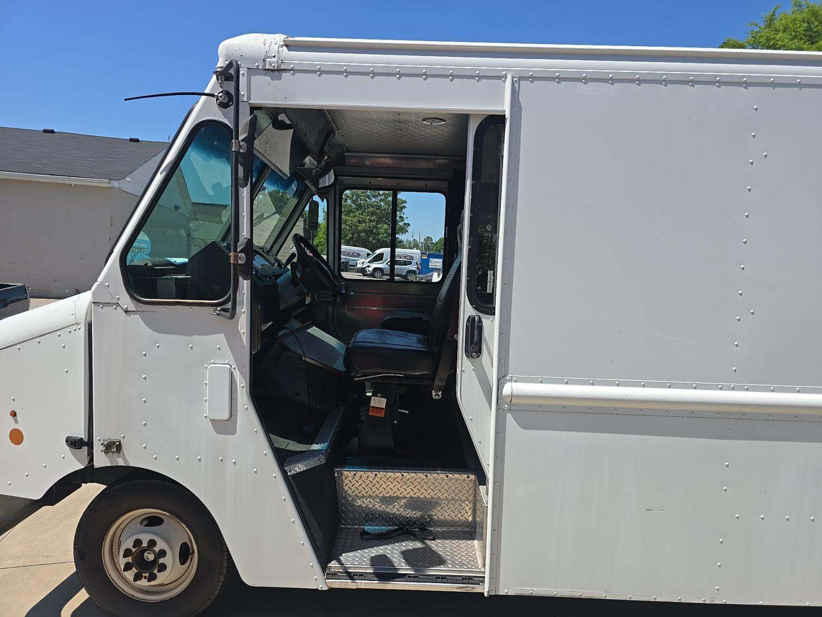 FORD E-350 - 6
