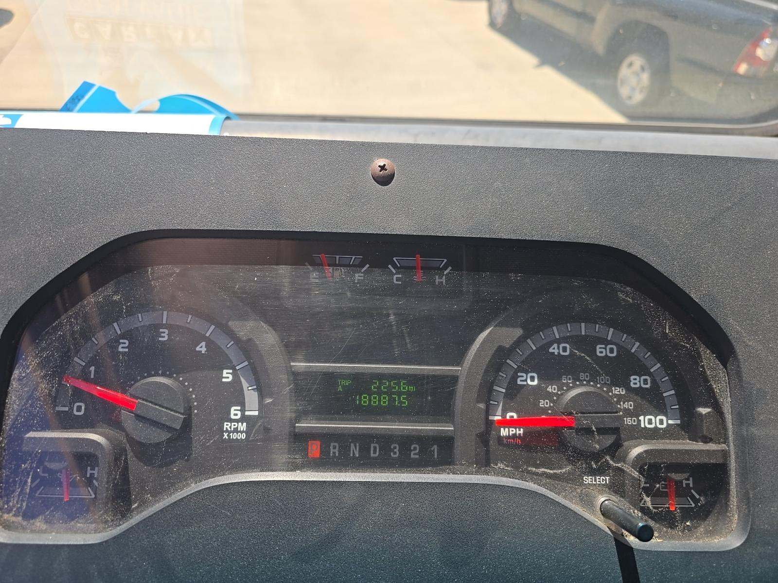 FORD E-350 - 9
