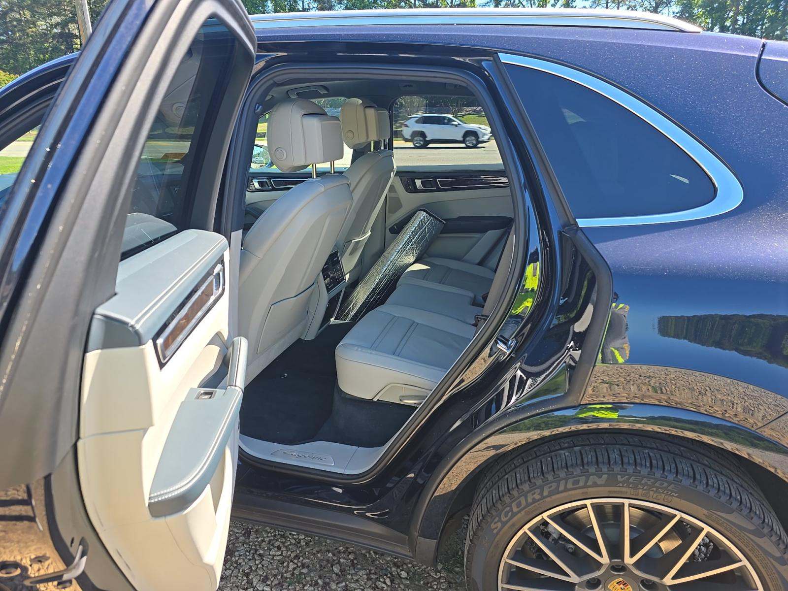 PORSCHE CAYENNE - 9