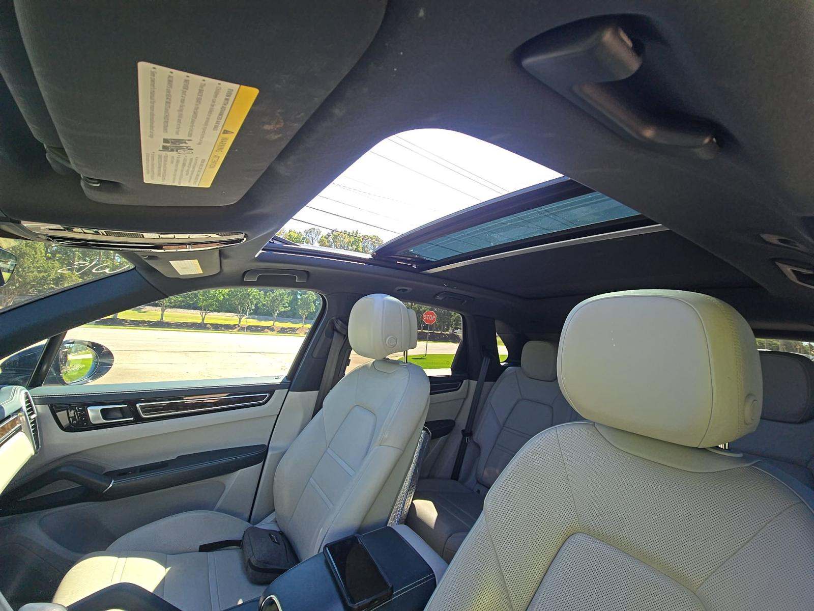 PORSCHE CAYENNE - 7