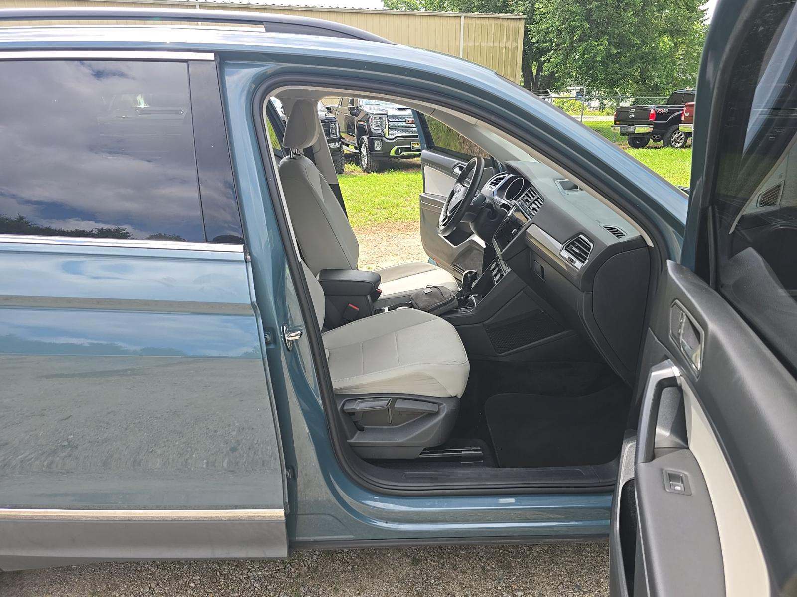 2021 Volkswagen Tiguan 2.0T SE FWD