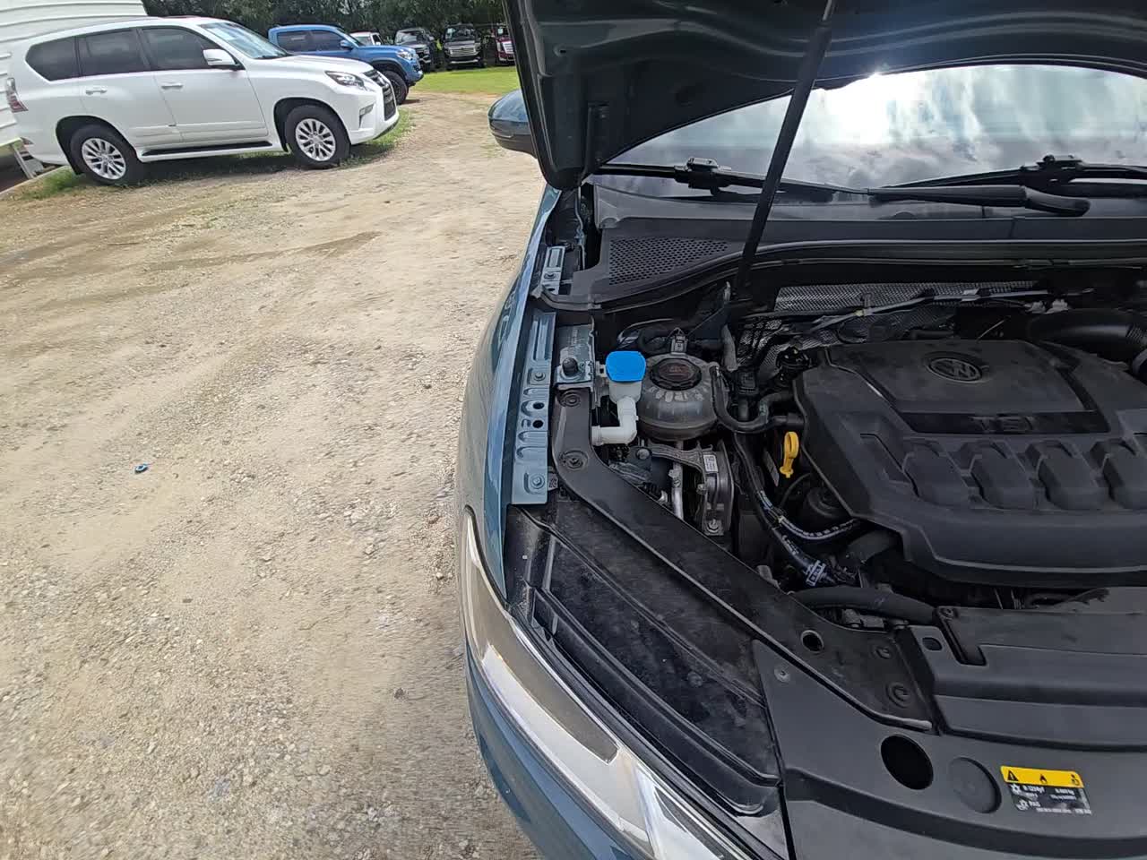 2021 Volkswagen Tiguan 2.0T SE FWD