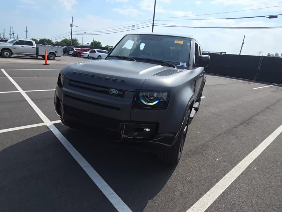 2025 Land Rover Defender 130 X-Dynamic SE AWD