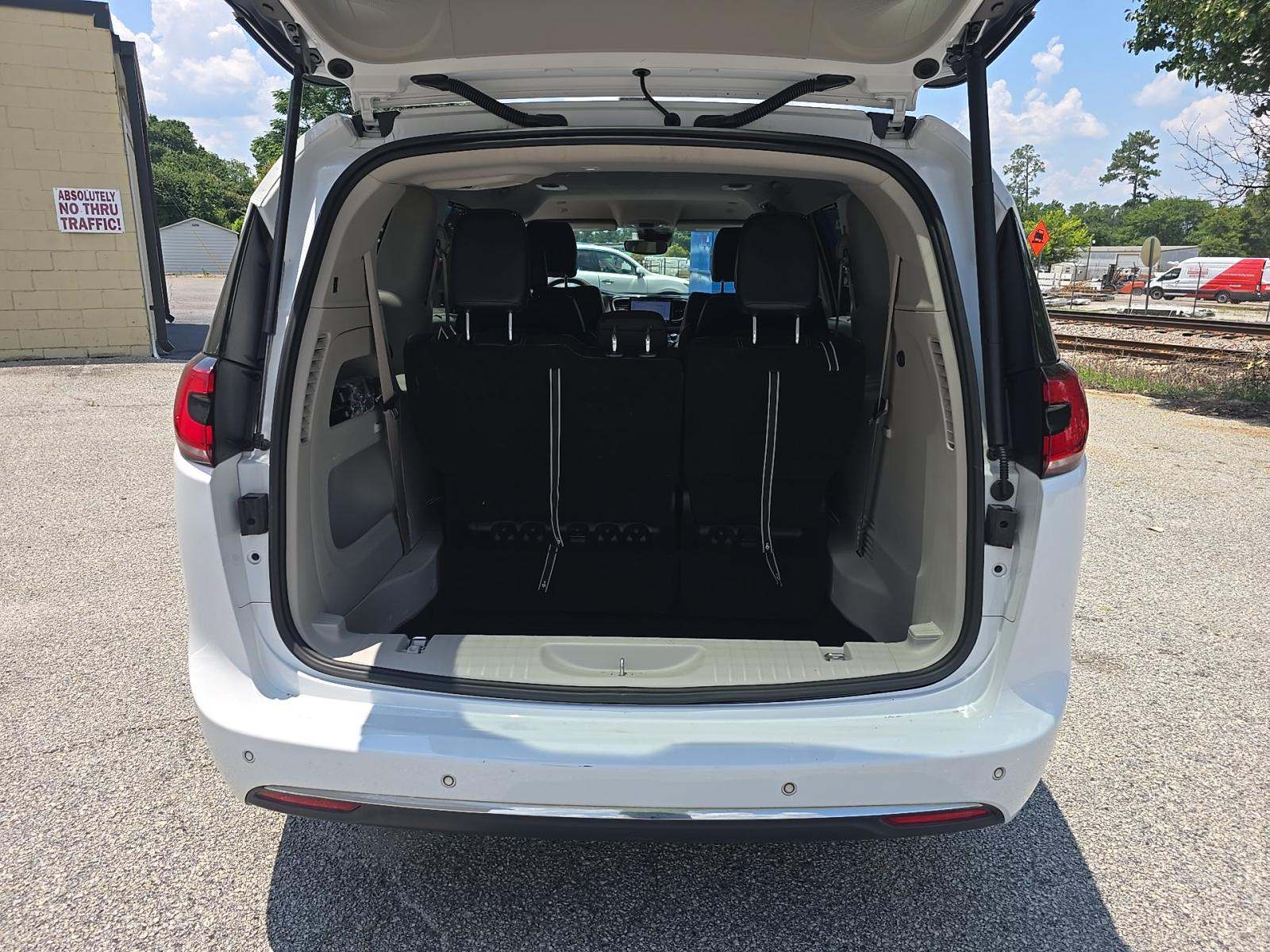 2024 Chrysler Pacifica Touring L FWD