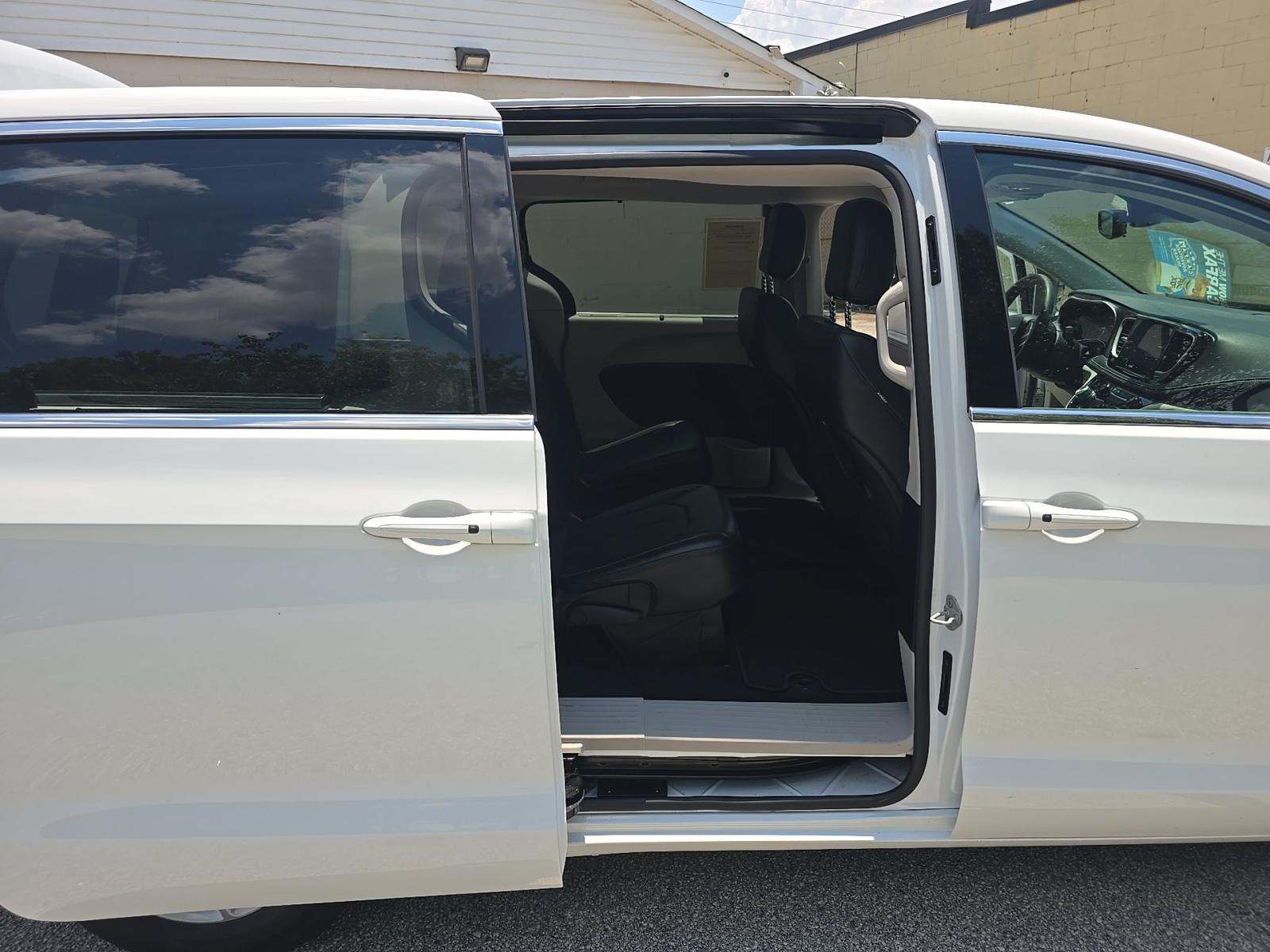 2024 Chrysler Pacifica Touring L FWD