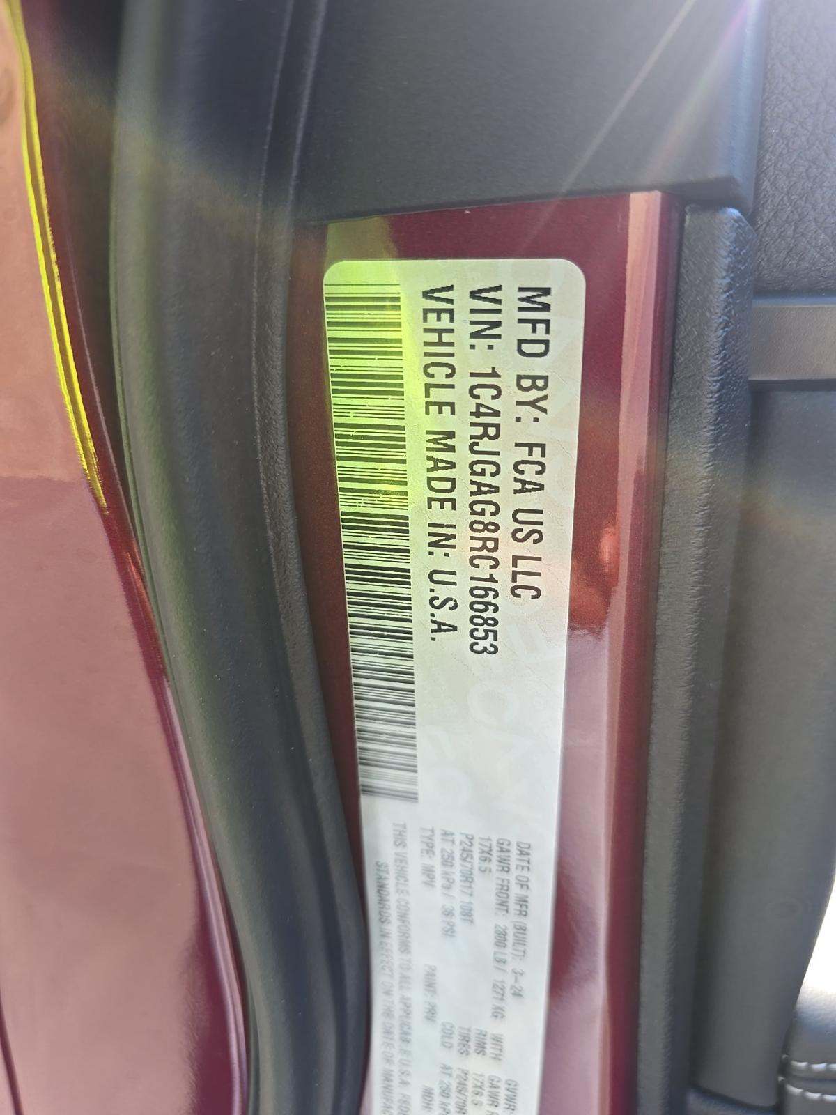 2024 Jeep Grand Cherokee Laredo RWD