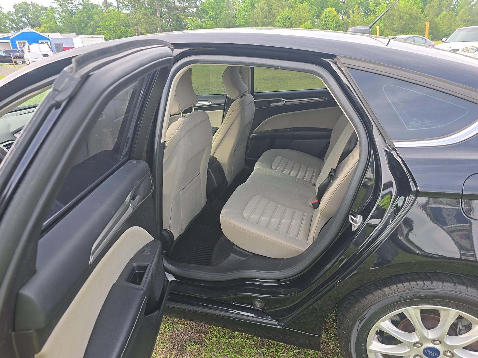 FORD FUSION - 9
