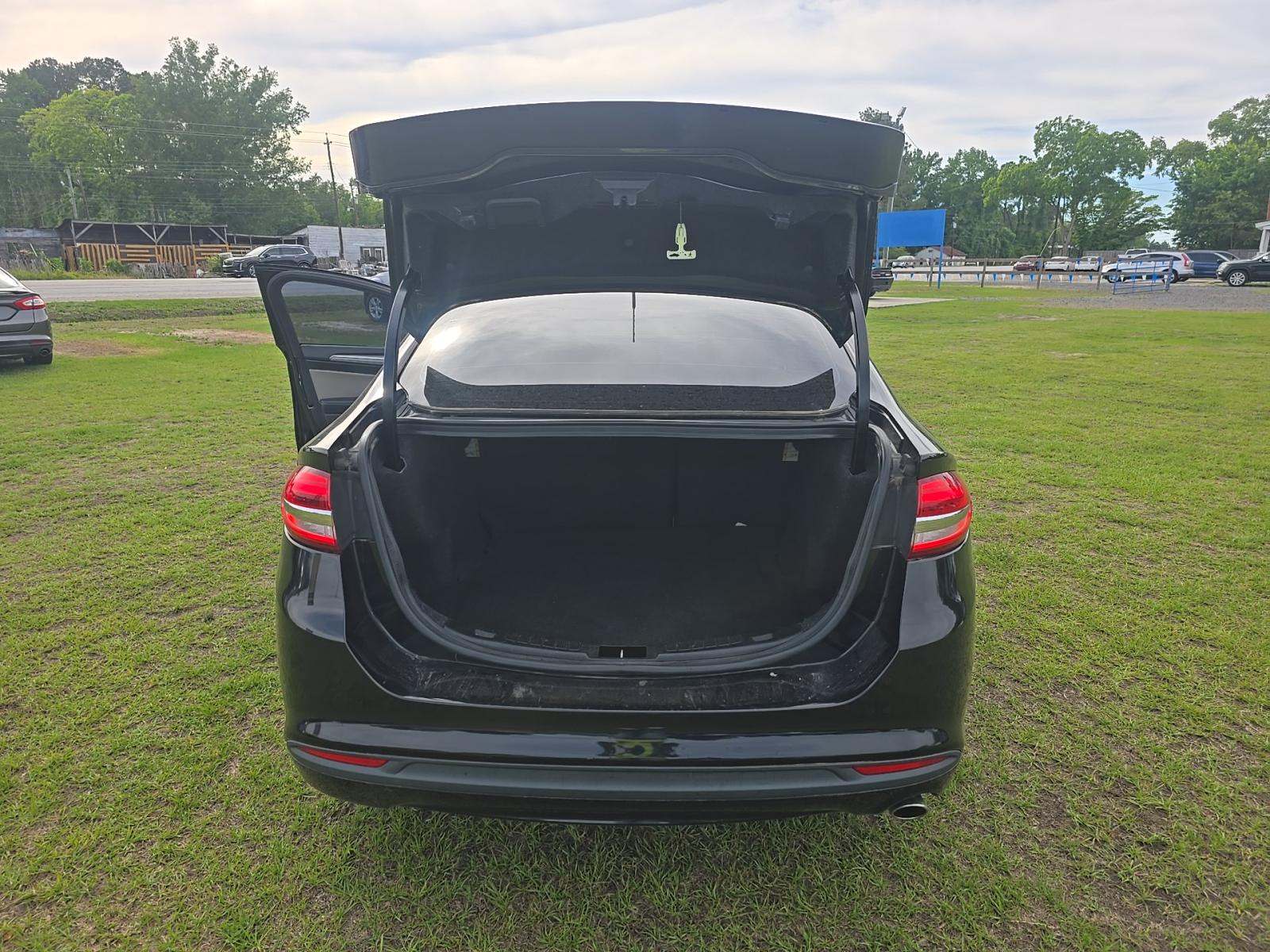 FORD FUSION - 10