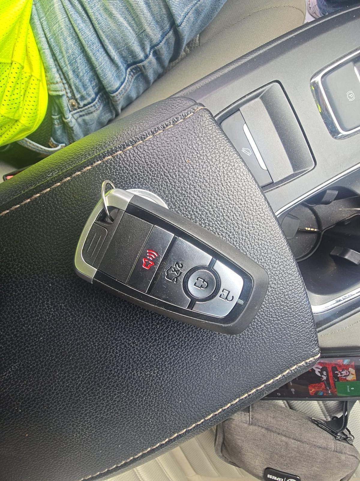 FORD FUSION - 4