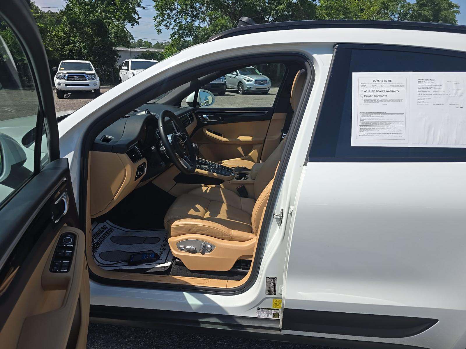 2017 Porsche Macan Base AWD