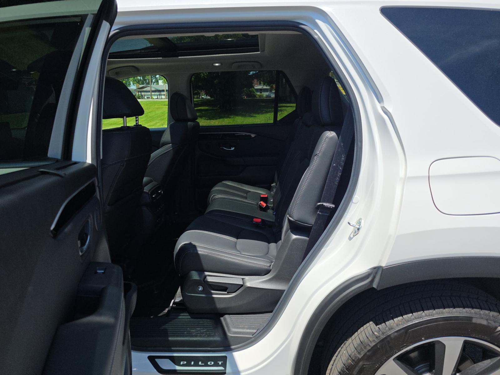 2025 Honda Pilot Touring AWD