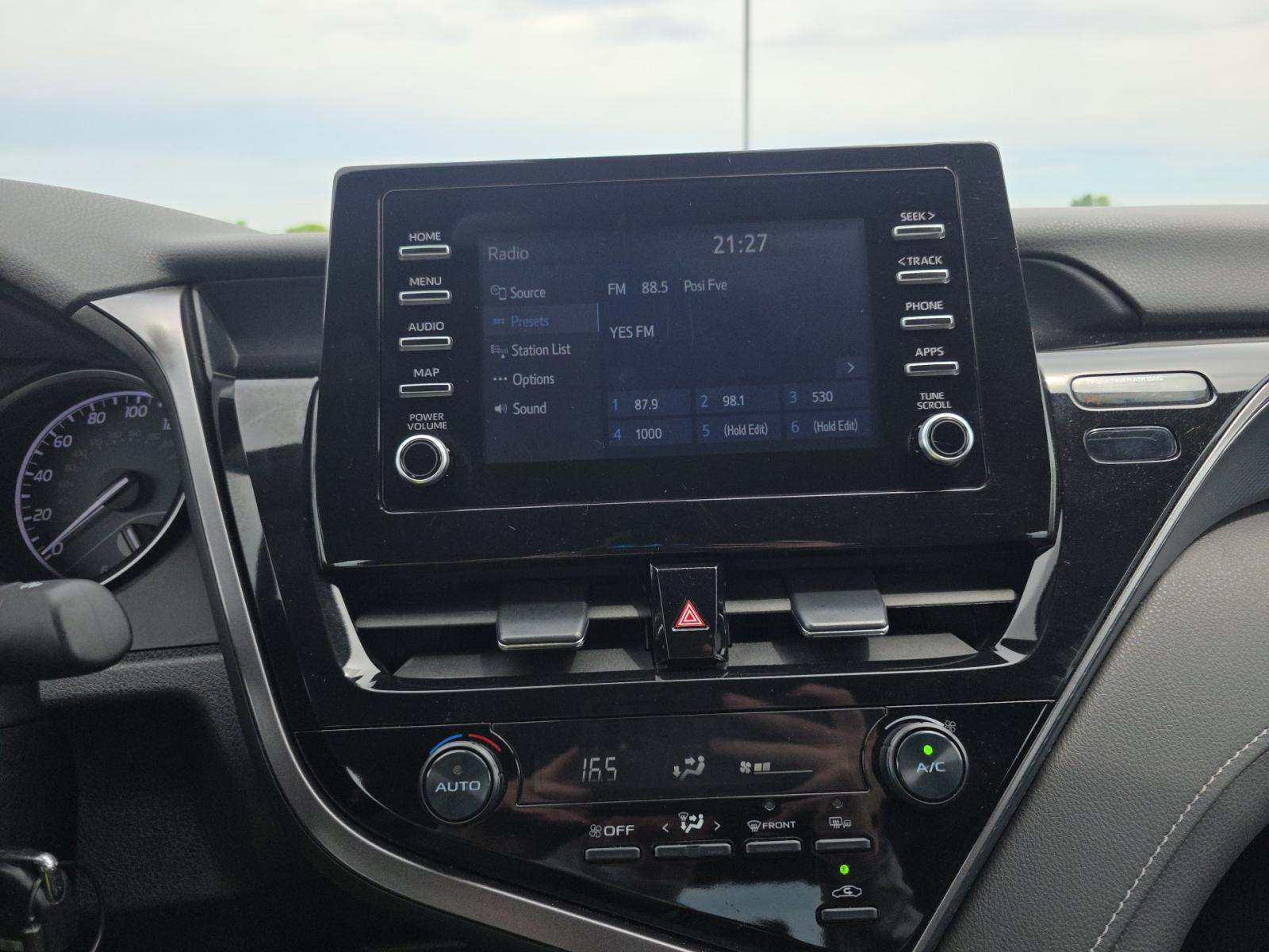 2024 Toyota Camry SE FWD