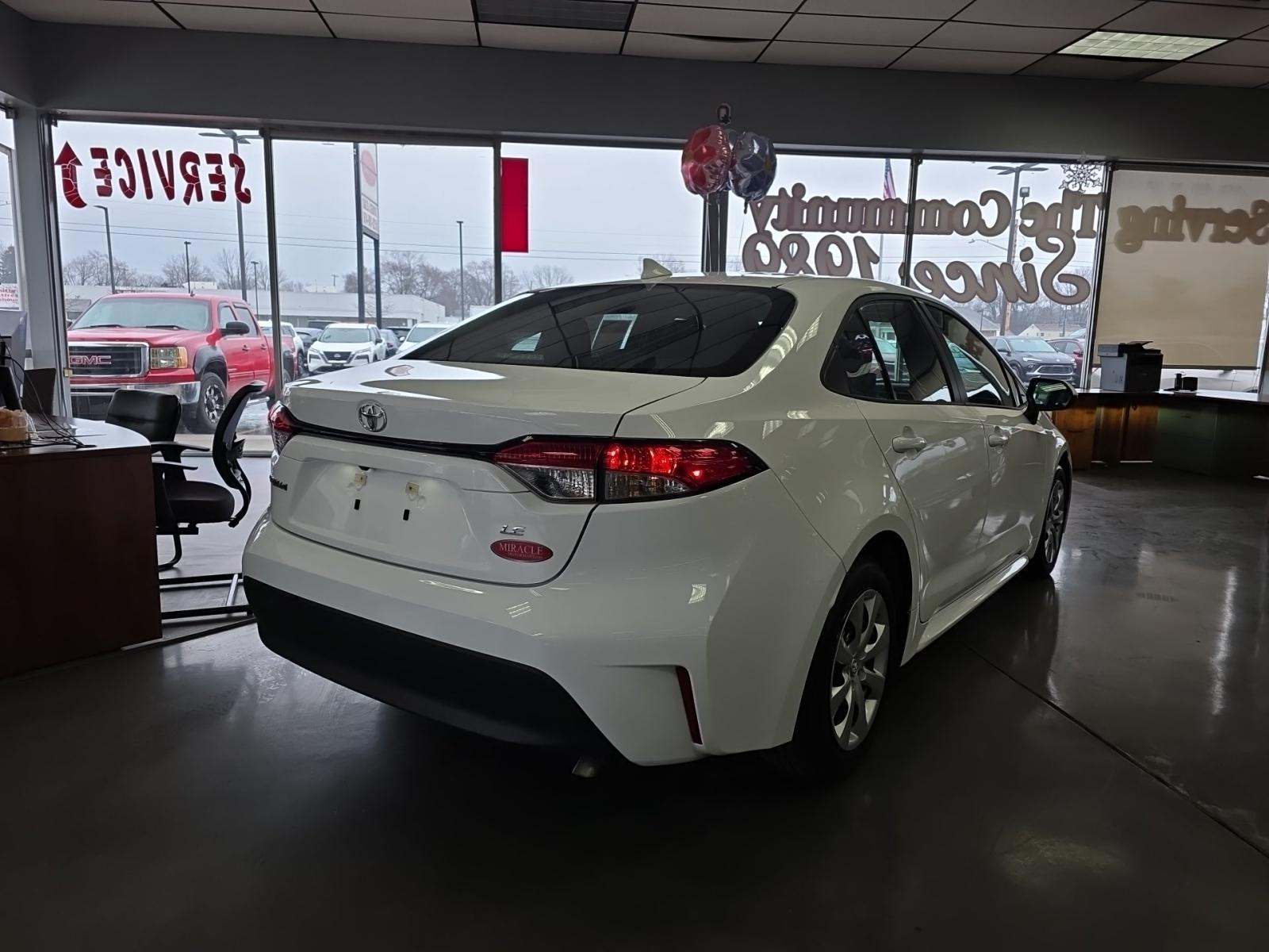 2025 Toyota Corolla LE FWD