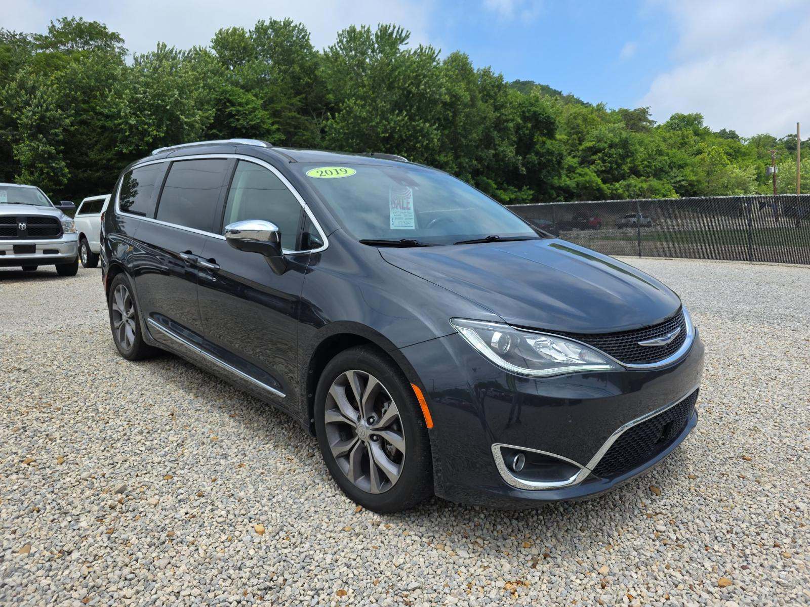 2019 Chrysler Pacifica Limited FWD