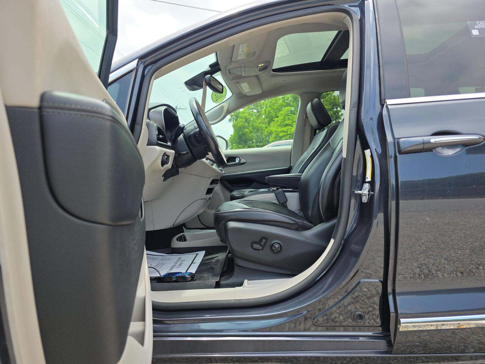 2019 Chrysler Pacifica Limited FWD