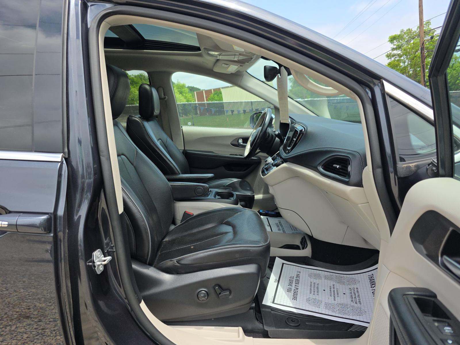 2019 Chrysler Pacifica Limited FWD