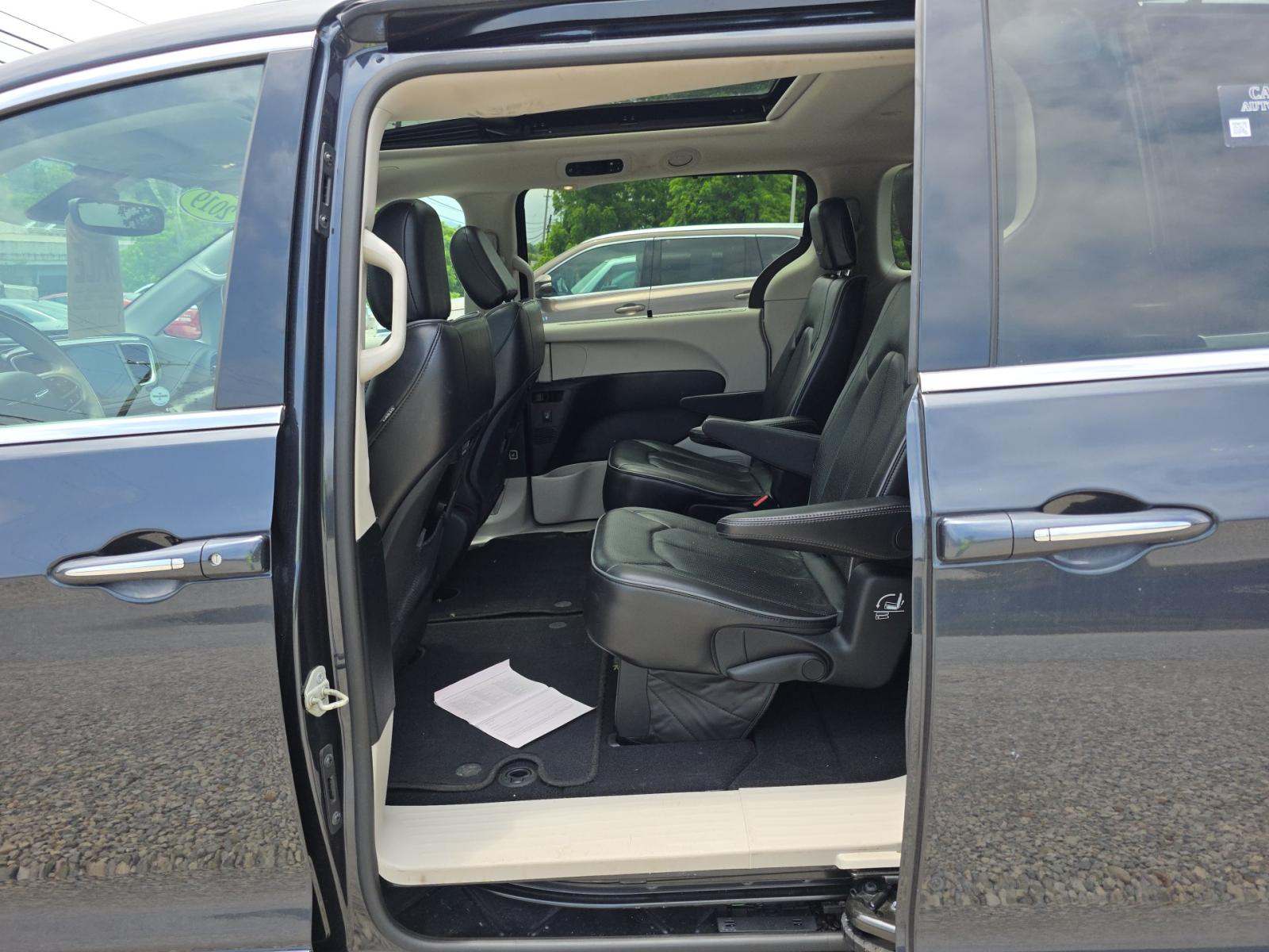 2019 Chrysler Pacifica Limited FWD