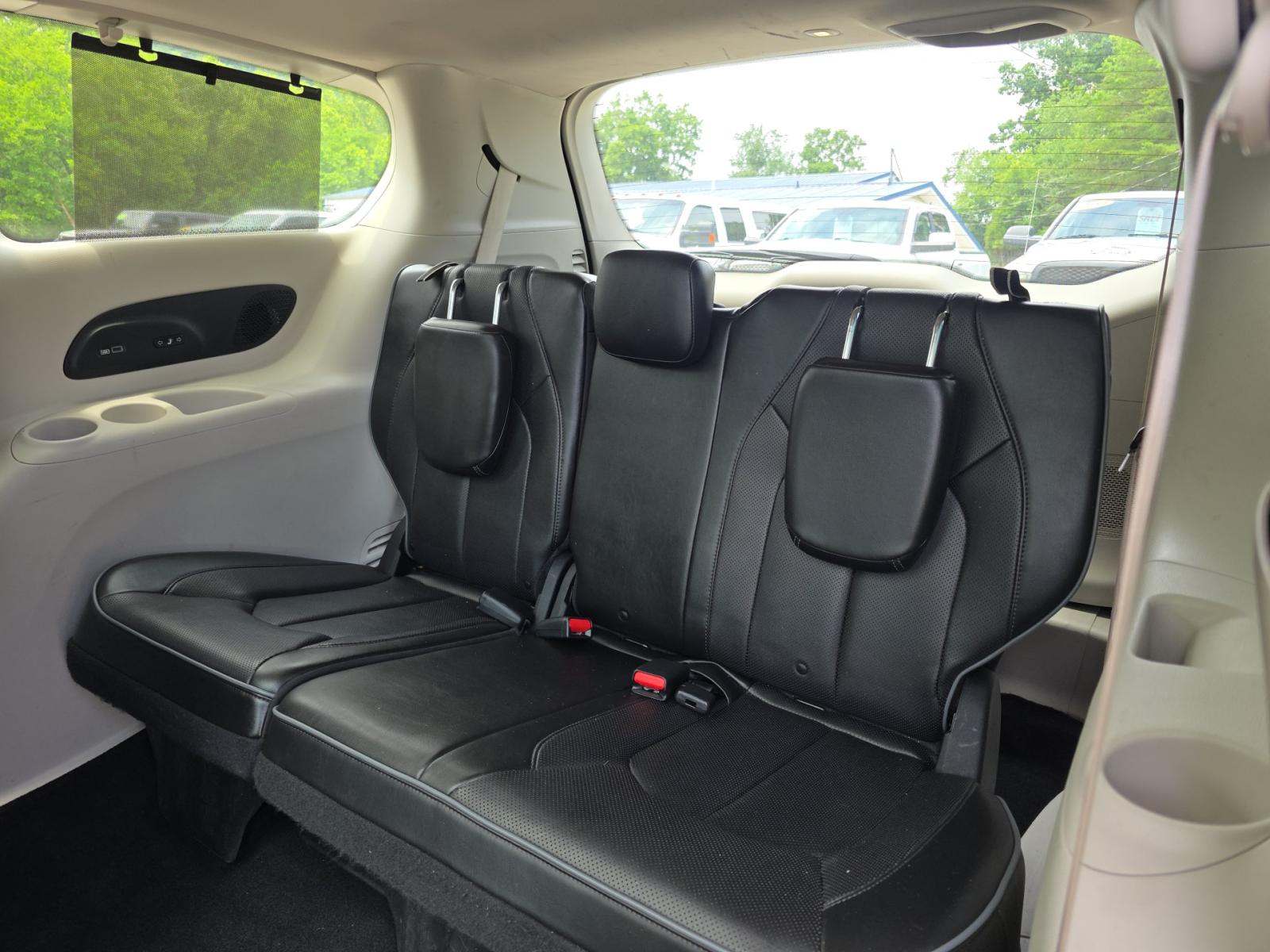 2019 Chrysler Pacifica Limited FWD