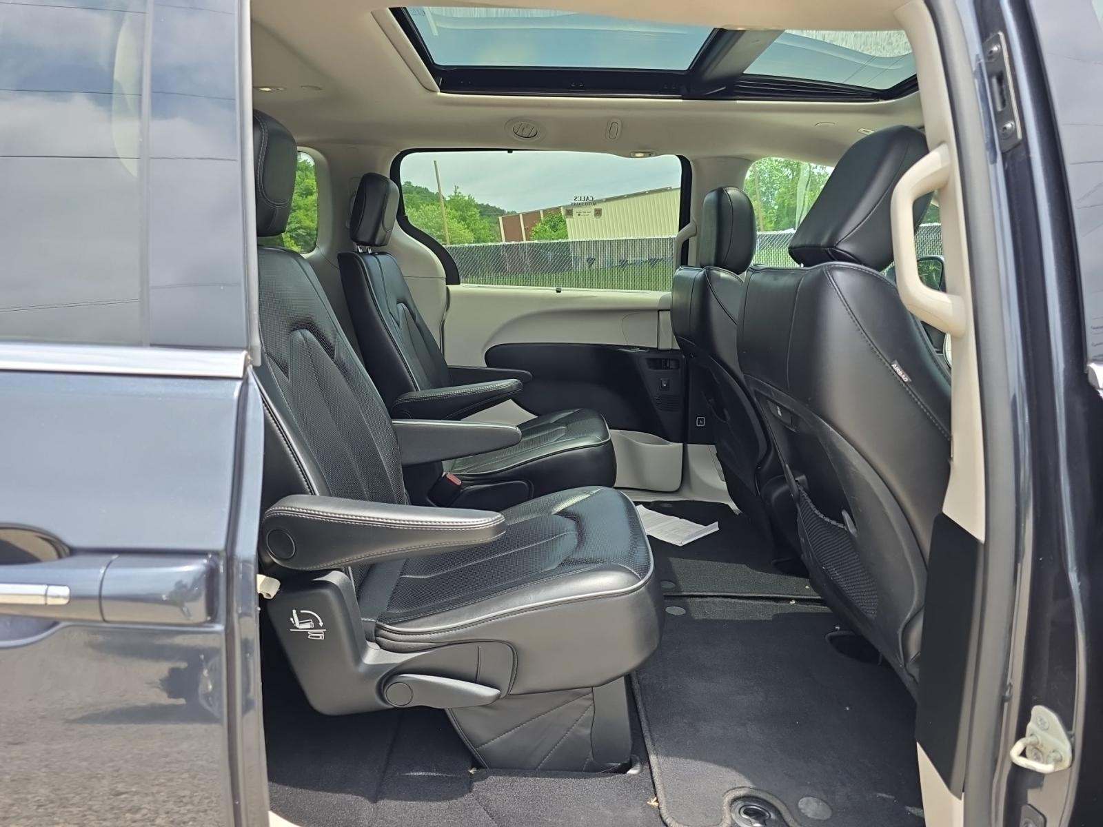 2019 Chrysler Pacifica Limited FWD