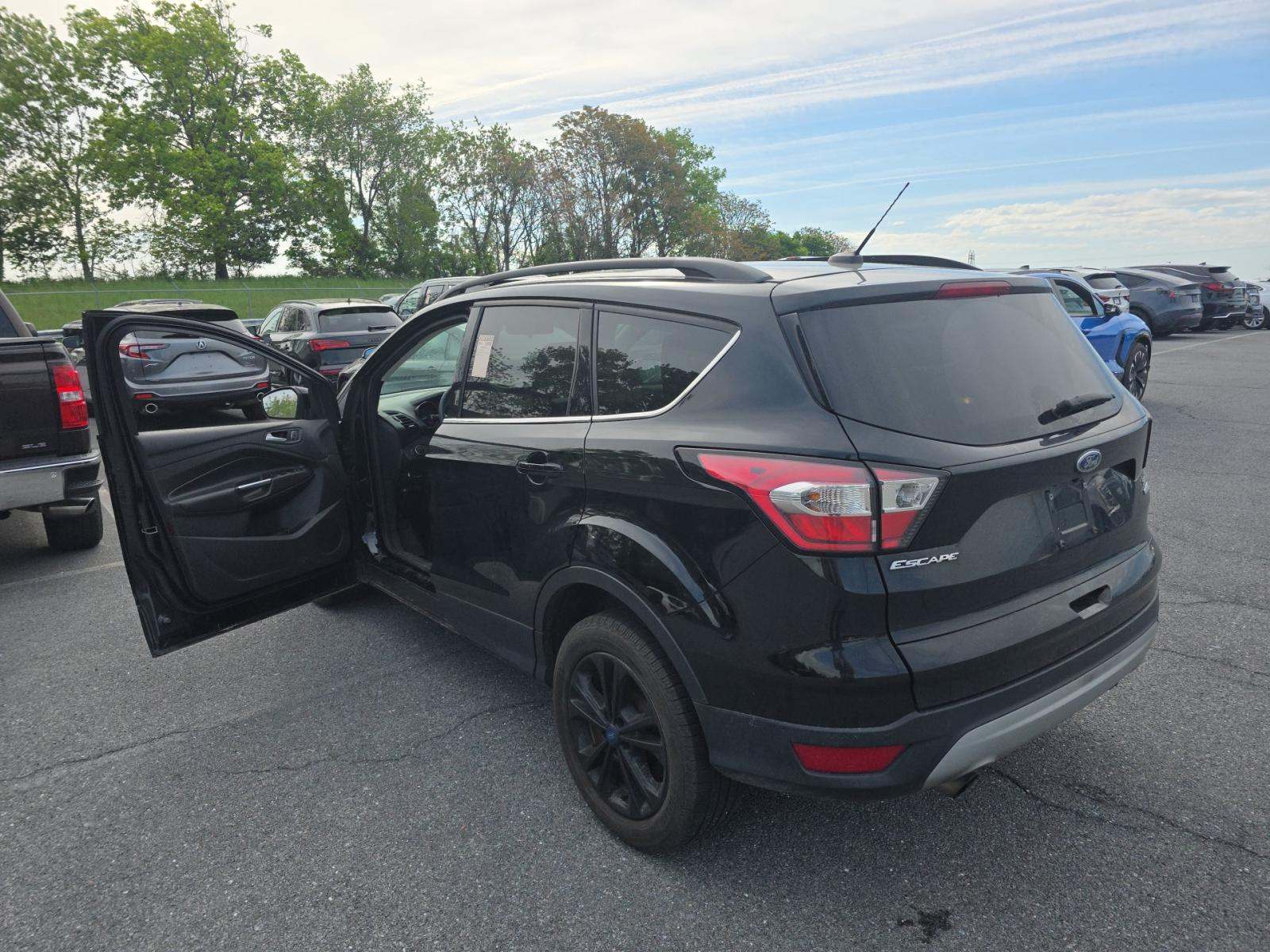 FORD ESCAPE - 2