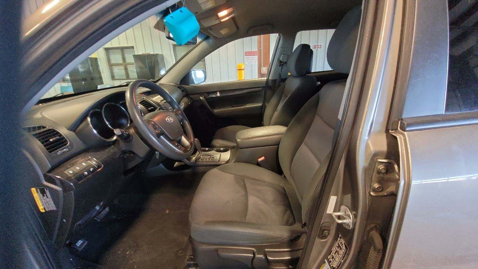 2012 Kia Sorento LX FWD