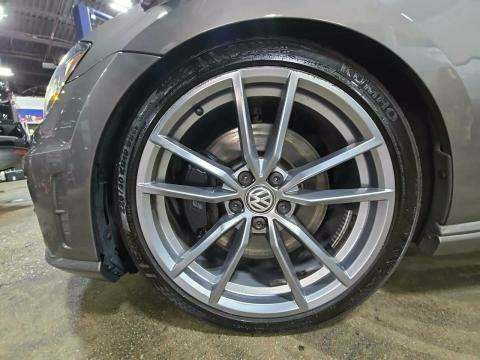 2017 Volkswagen Golf R 2.0T AWD