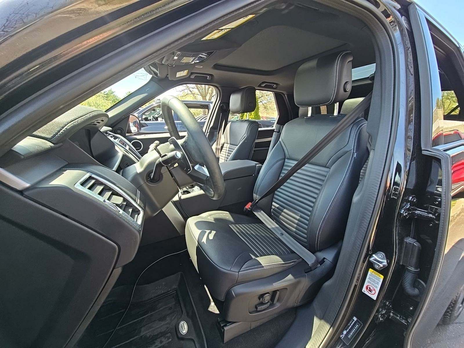 2024 Land Rover Discovery Dynamic SE AWD