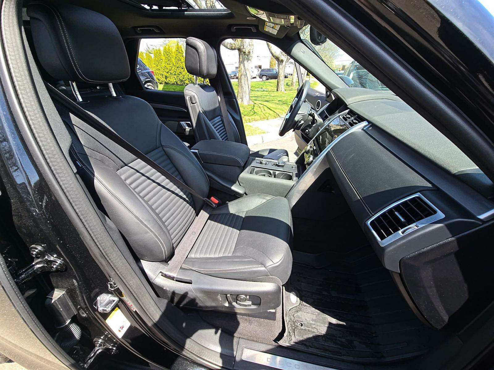 2024 Land Rover Discovery Dynamic SE AWD