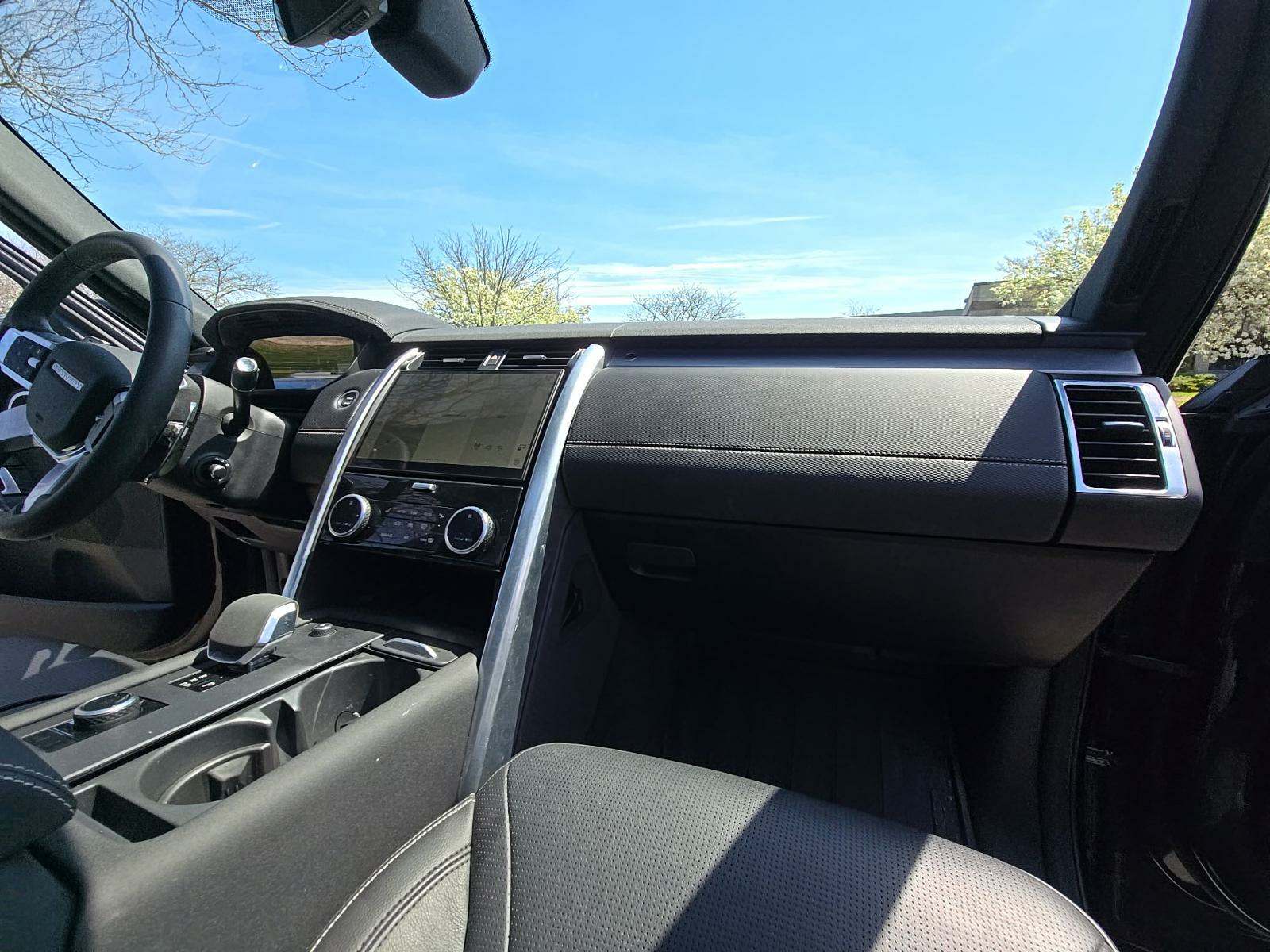 2024 Land Rover Discovery Dynamic SE AWD