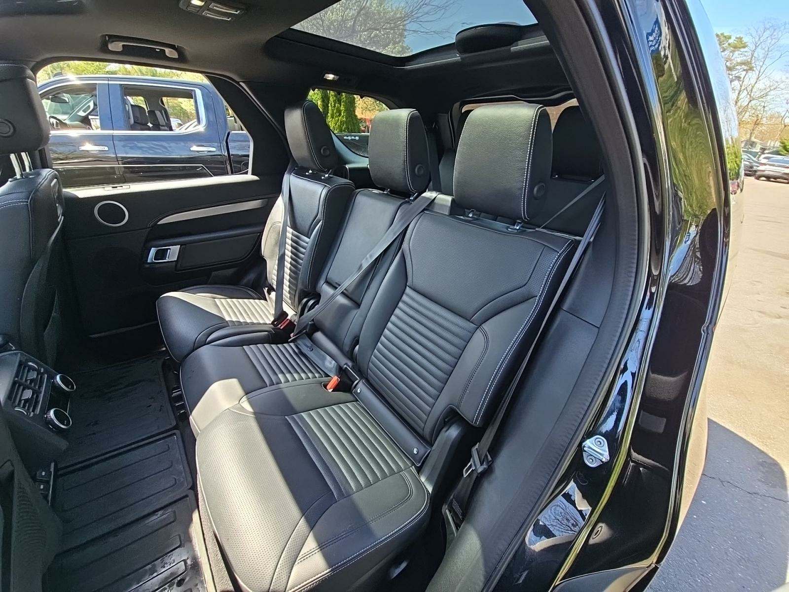 2024 Land Rover Discovery Dynamic SE AWD