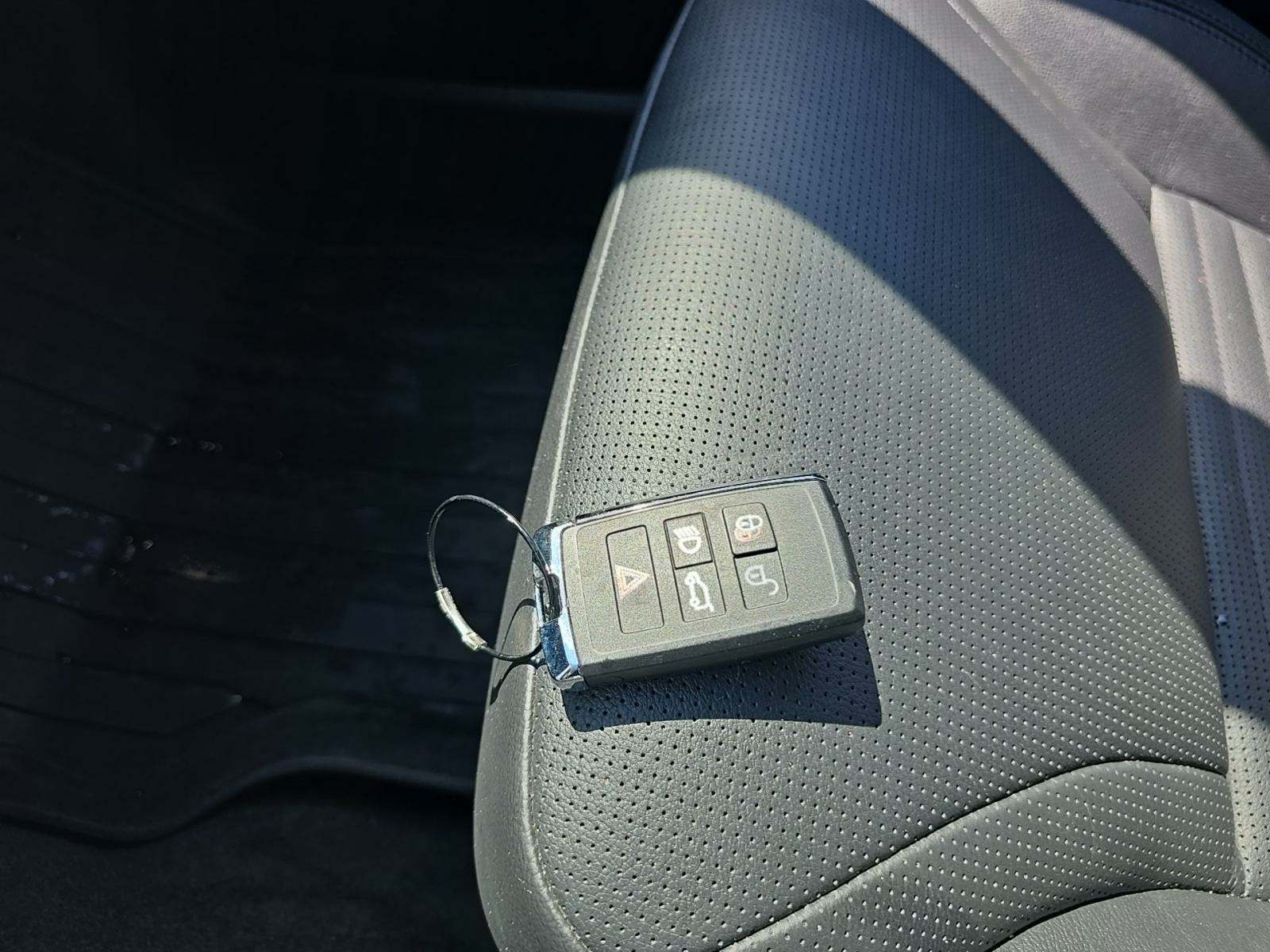 2024 Land Rover Discovery Dynamic SE AWD