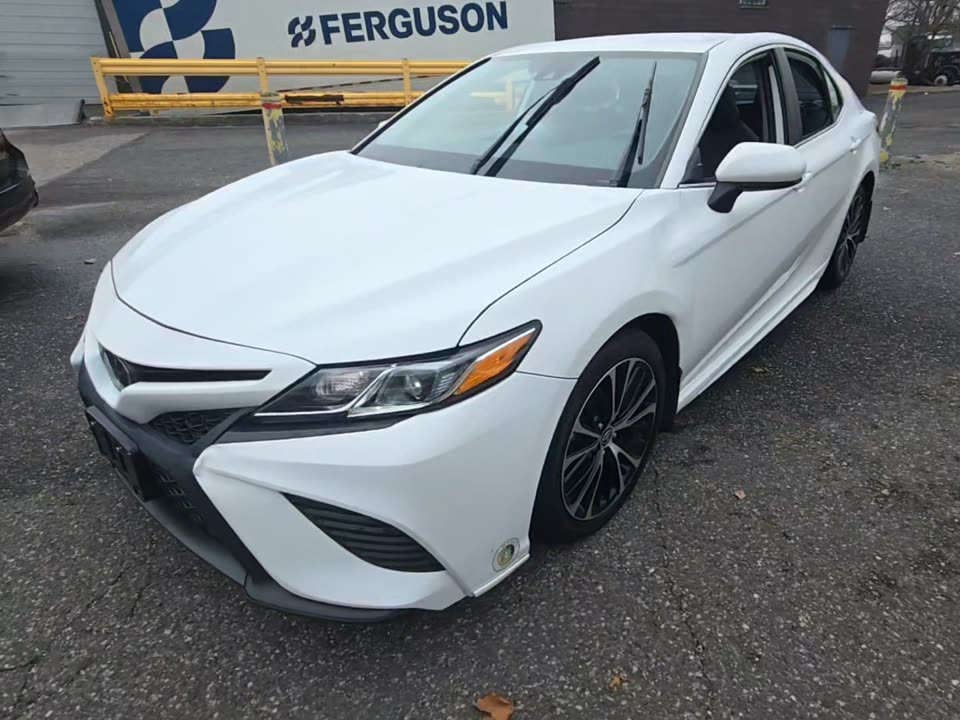 2020 Toyota Camry SE AWD