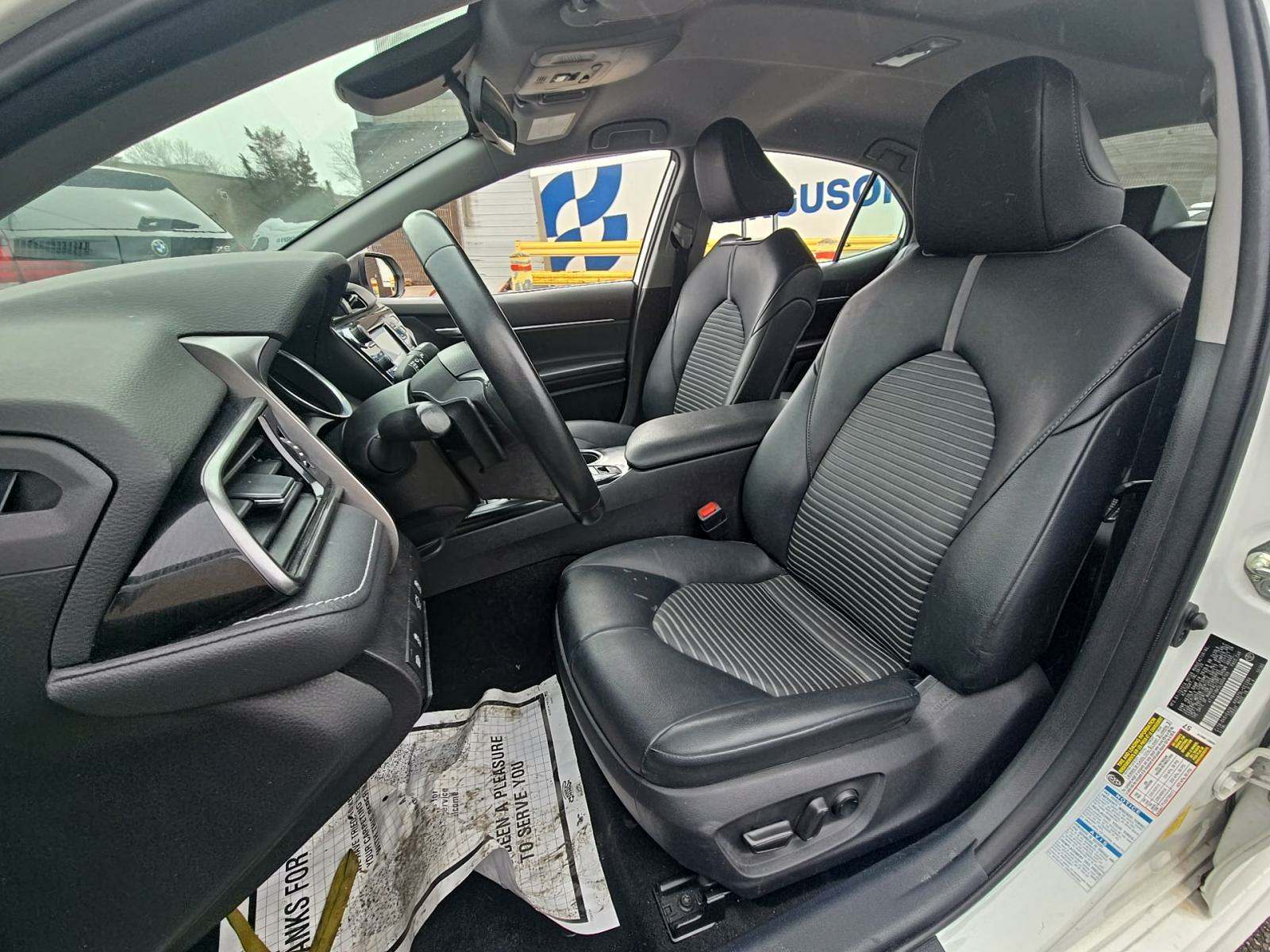 2020 Toyota Camry SE AWD