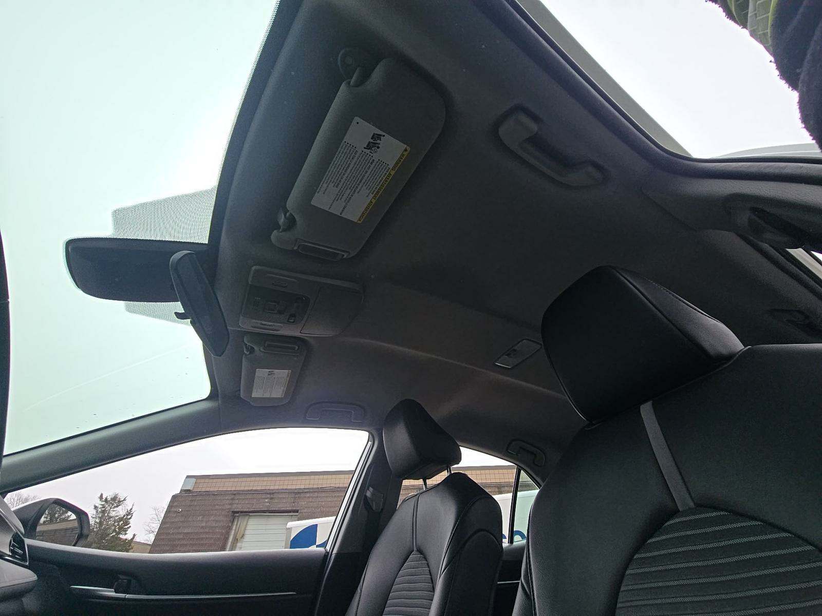 2020 Toyota Camry SE AWD