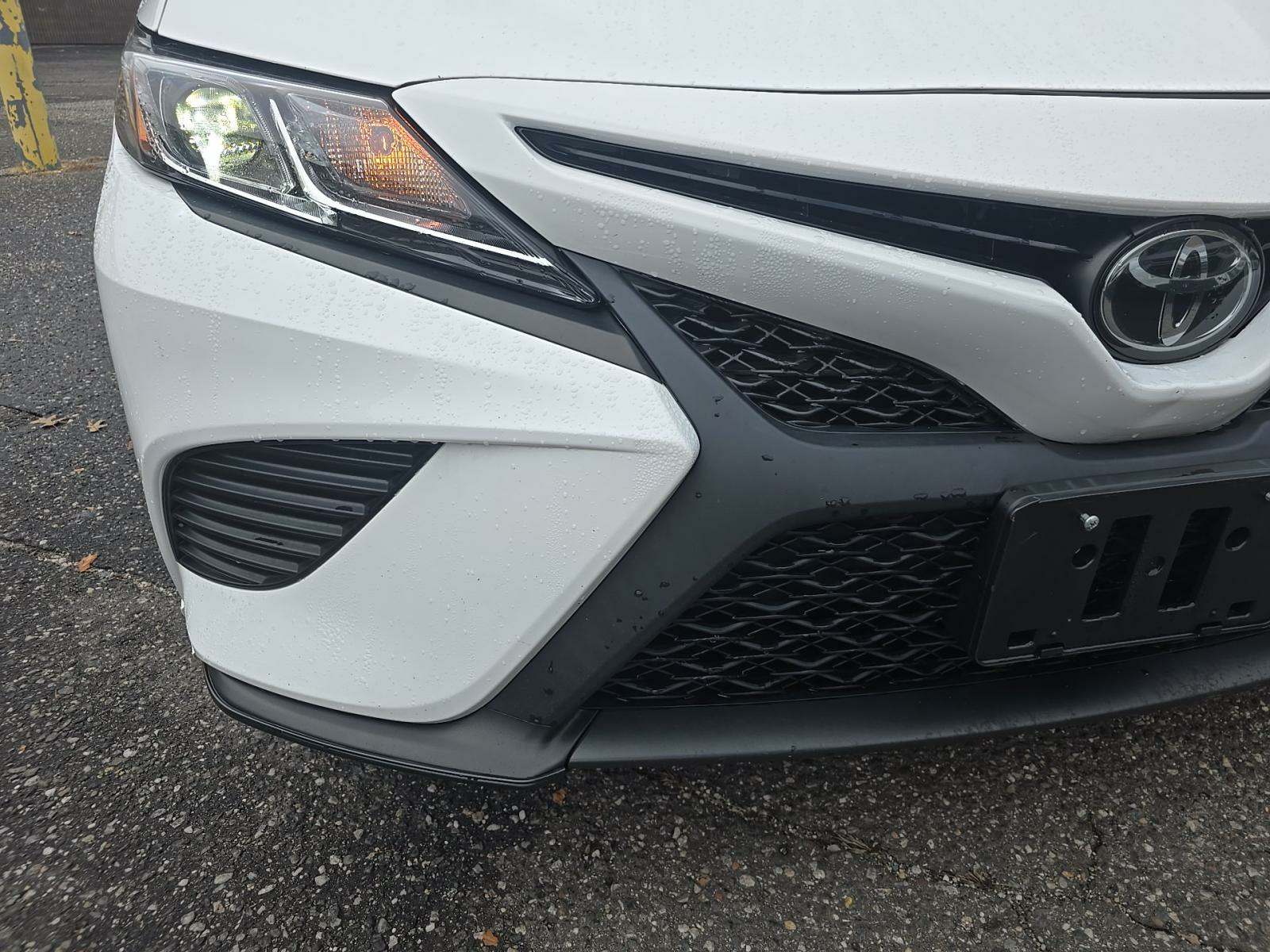 2020 Toyota Camry SE AWD