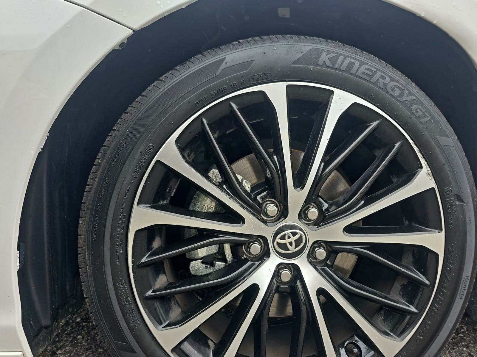 2020 Toyota Camry SE AWD