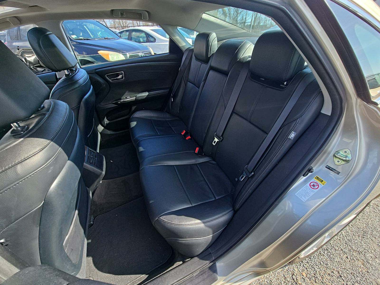 2013 Toyota Avalon XLE Touring FWD