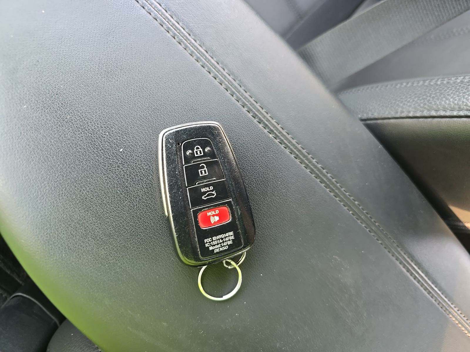 2019 Toyota Avalon Hybrid XLE FWD