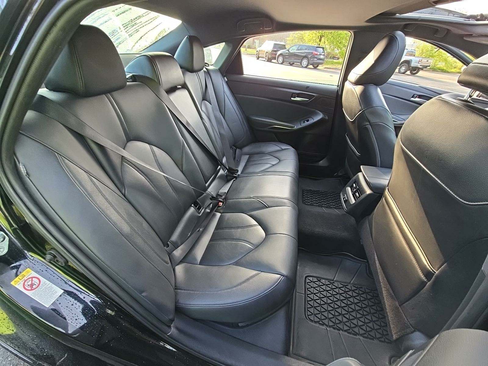 2019 Toyota Avalon Hybrid XLE FWD