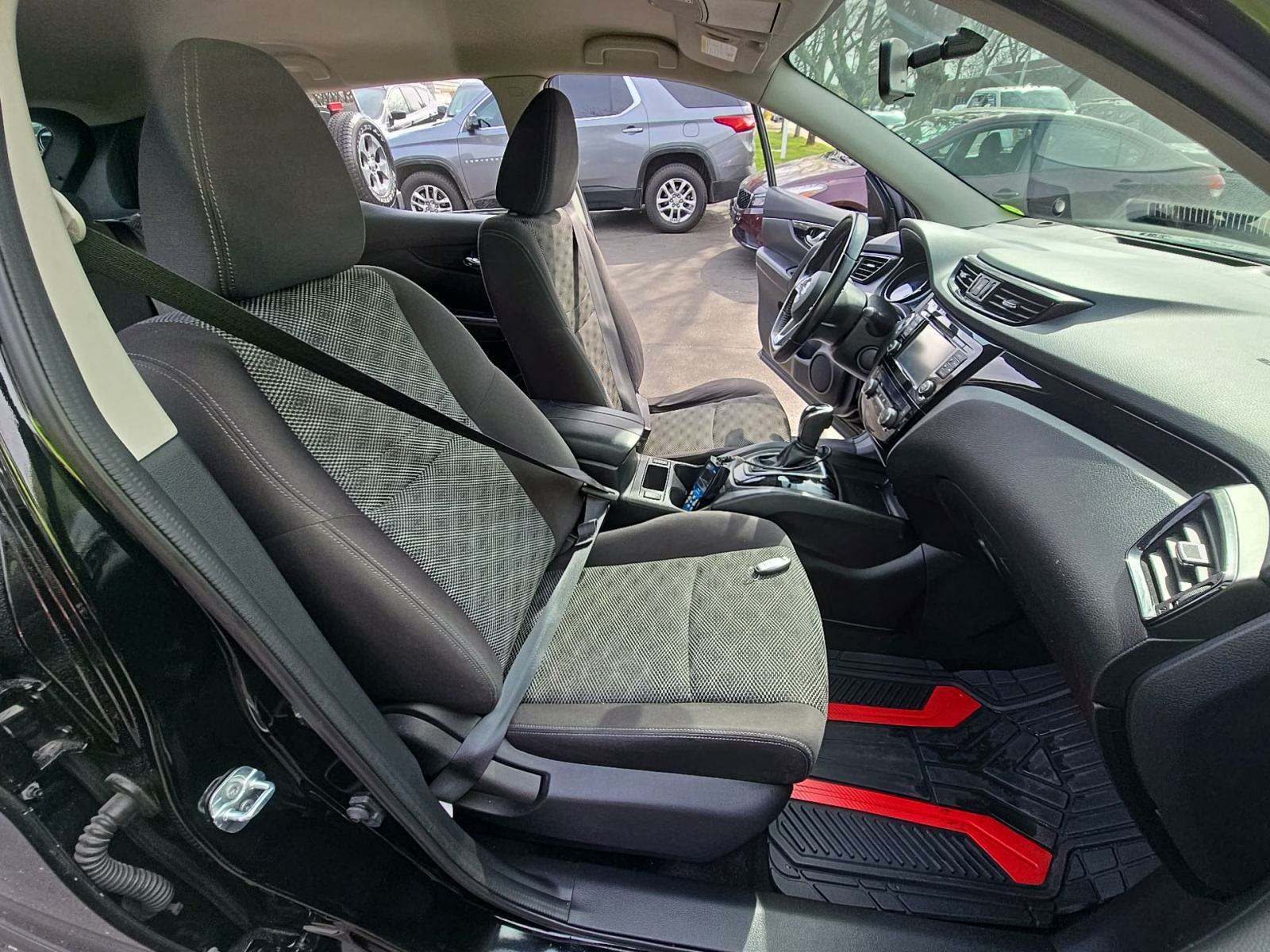 2017 Nissan Rogue Sport SV AWD